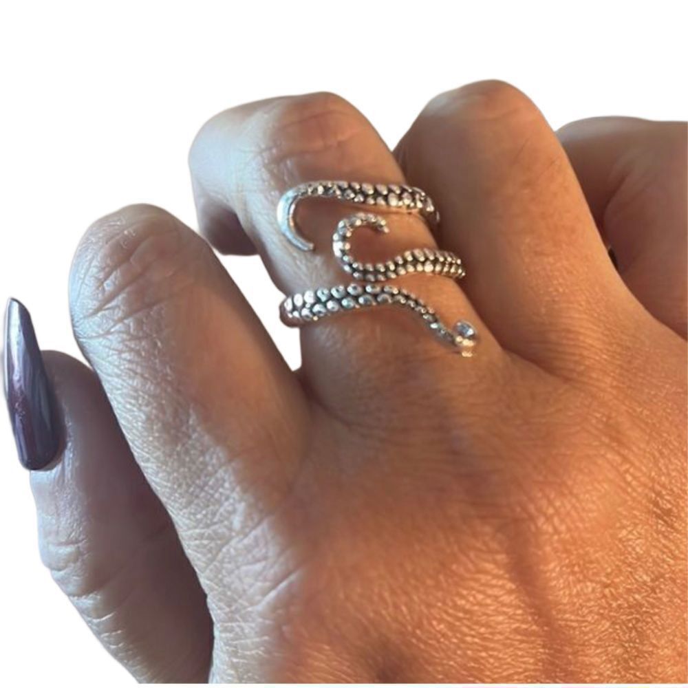 The Octopus Ring adjustable in silver